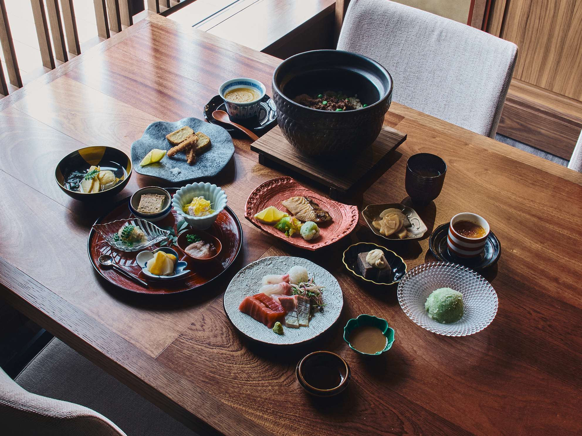 夕食のイメージ写真